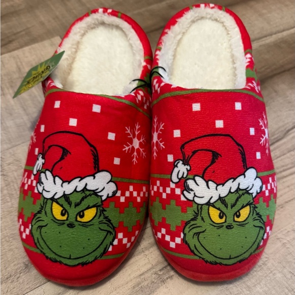 Dr.Seuss Women’s Grinch Fleece Lined Slippers - Picture 4 of 4